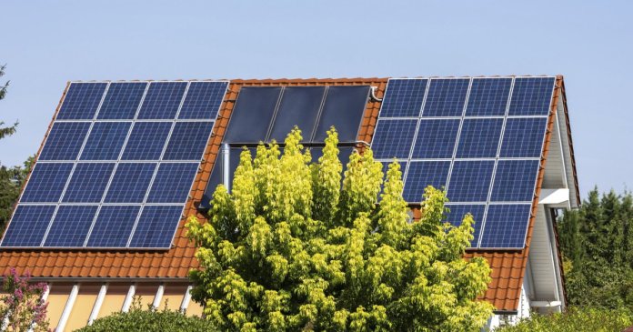 Prosumatorii îi transmit un mesaj lui Bolojan în contextul crizei energetice: „Dacă vrei să-mi gestionezi bateria... Prosumatorii îi transmit un mesaj lui Bolojan în contextul crizei energetice: „Dacă vrei să-mi gestionezi bateria...